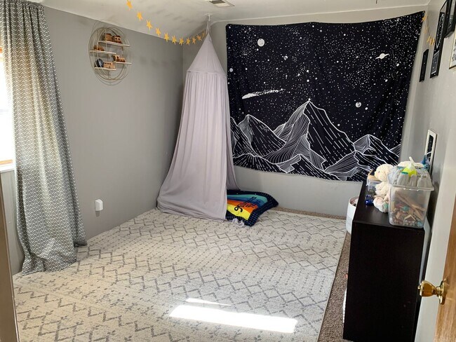 Building Photo - 2025 9th Ave