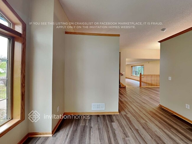 Building Photo - 5043 Ladyslipper Ave N