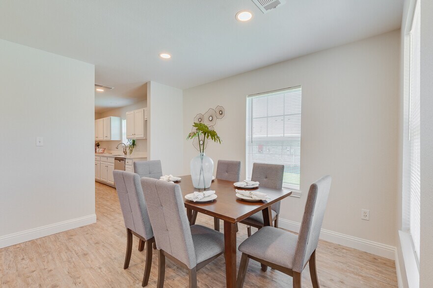 Building Photo - 380 Railroad Ave