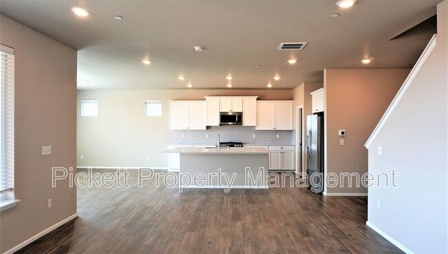 Building Photo - 1122 Baker Hts Lp