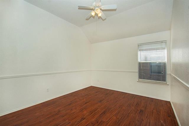 Building Photo - 406 Leameadow Dr