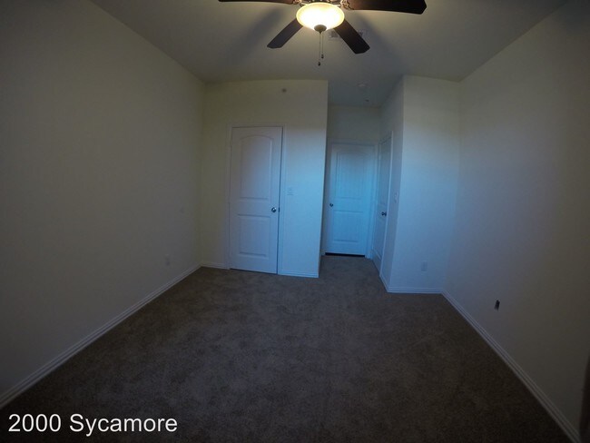 Building Photo - 2000 Sycamore Ave