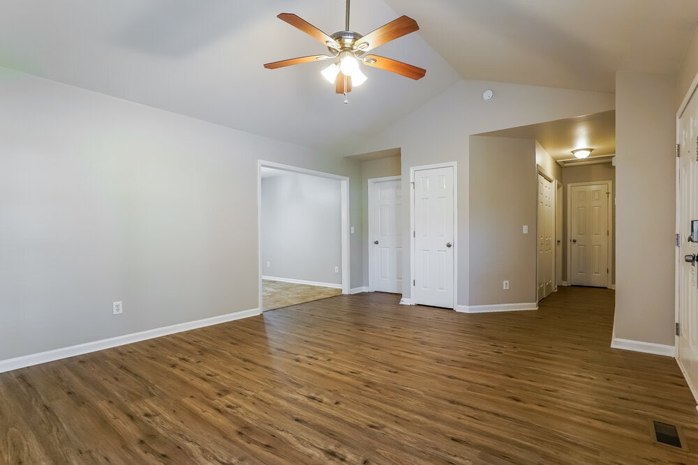 Building Photo - 305 Wood Green Dr
