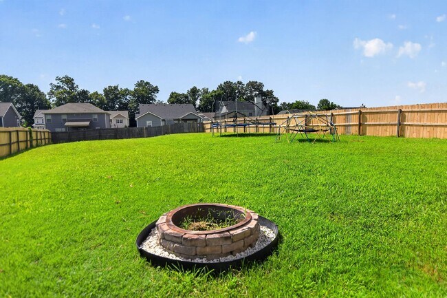 Building Photo - 1156 Meachem Dr