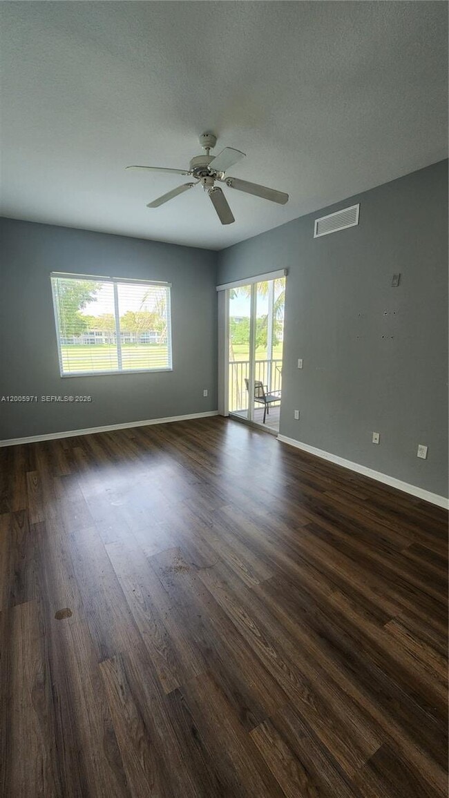 Building Photo - 3600 Oaks Clubhouse Dr