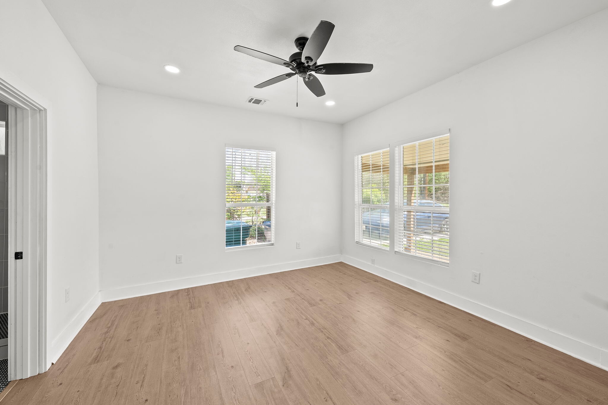 Building Photo - 725 Westfall Ave