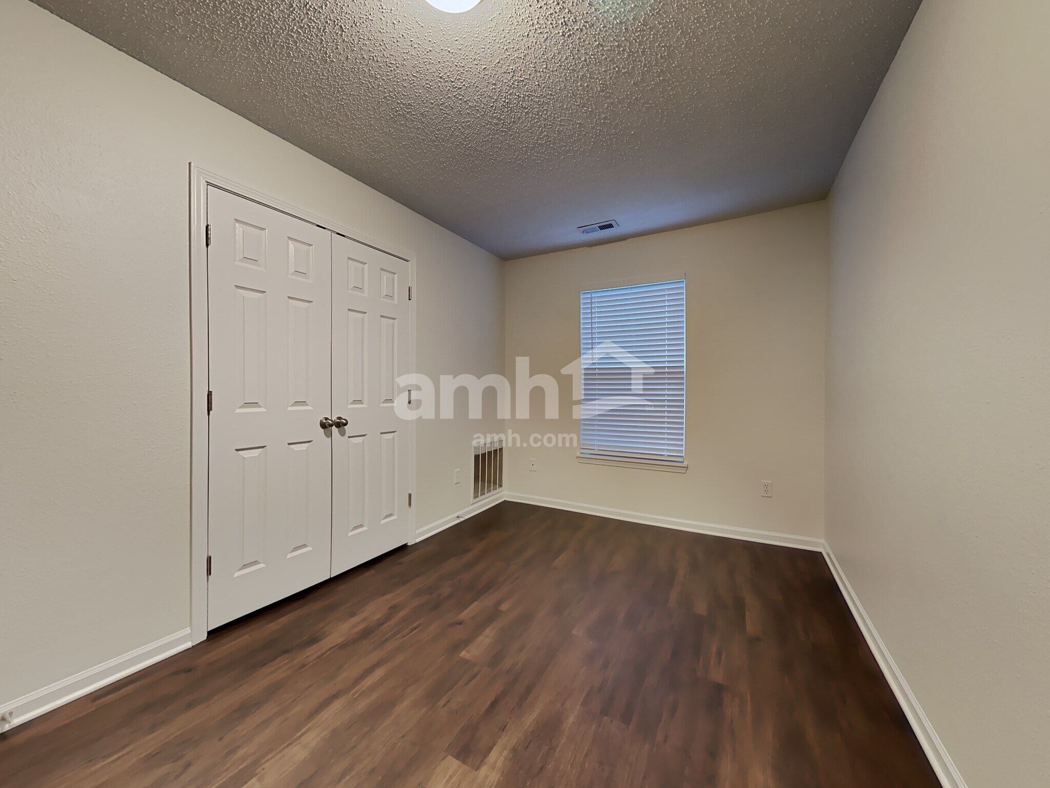 Building Photo - 15532 Outside Trail