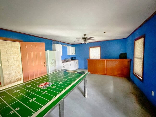 Building Photo - 652 Humphries Cove Rd