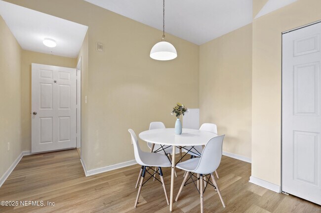 Building Photo - 410 S Villa San Marco Dr
