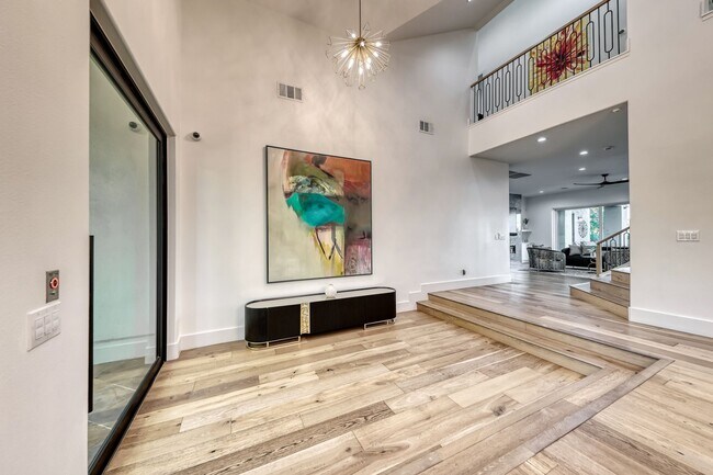 Building Photo - Stunning Green Valley, Guard Gated Community, Pool Home!