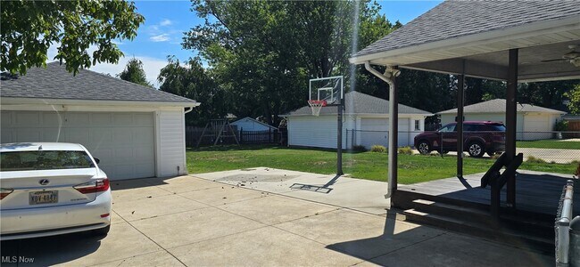 Building Photo - 3691 Higley Rd