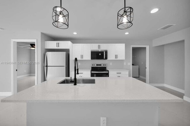 Building Photo - 3210 10th St SW