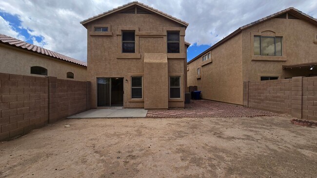 Building Photo - Gated community in Avondale with a communi...