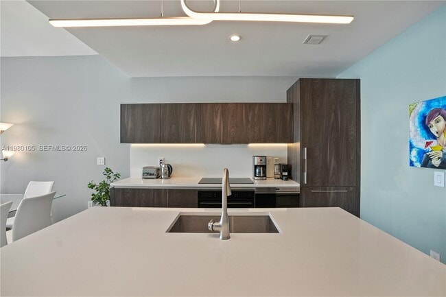 Building Photo - 480 NE 31st St