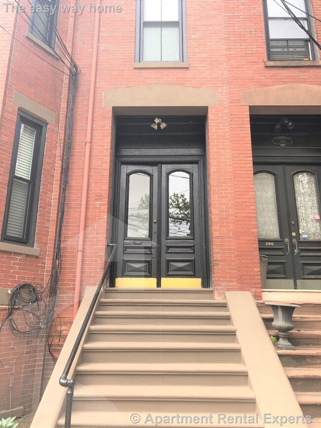 Building Photo - 194 Central St