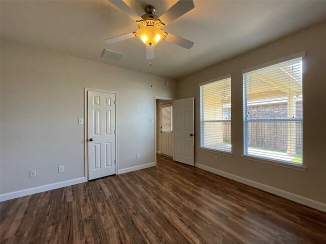 Building Photo - 2313 Cantabria Ln