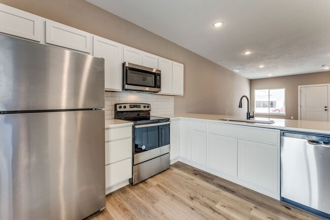 Building Photo - Auburn Villas- Charley Plan