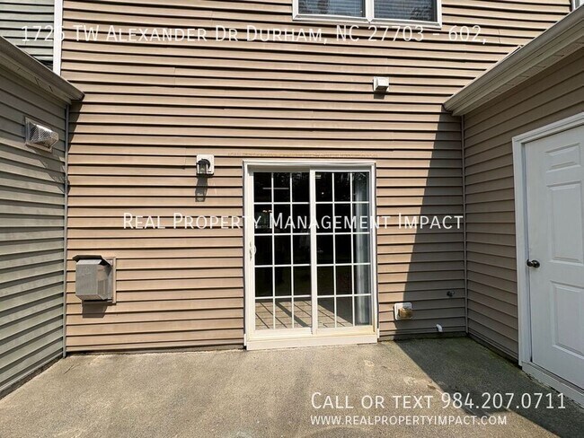Building Photo - 1725 TW Alexander Dr