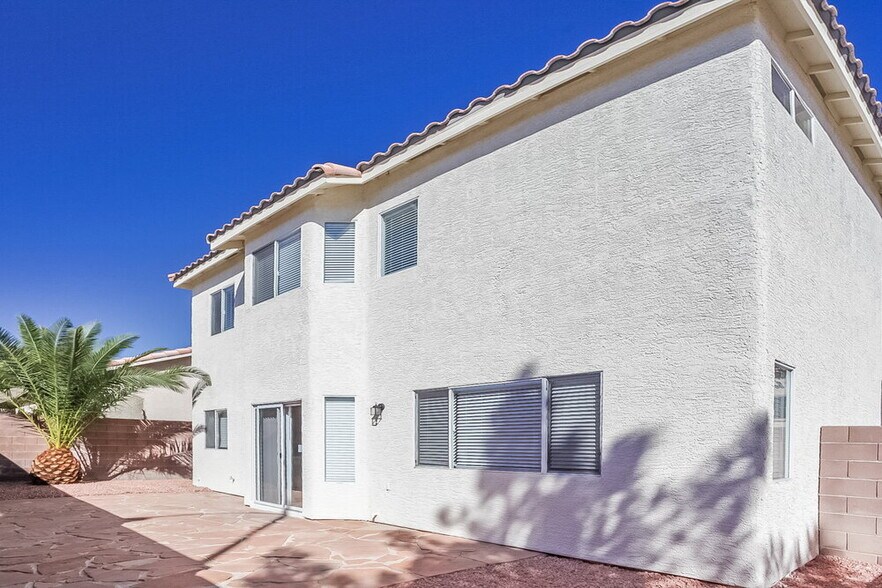 Building Photo - 10413 Sloping Hill Ave