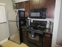 Building Photo - 2811 N Oakland Forest Dr