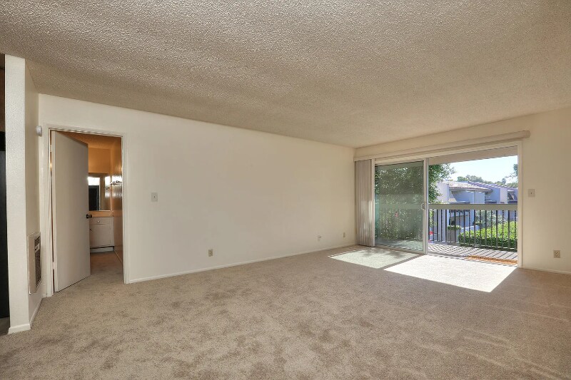 Building Photo - 5518 Armitos Ave