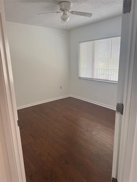 Building Photo - 950 SW 138th Ave