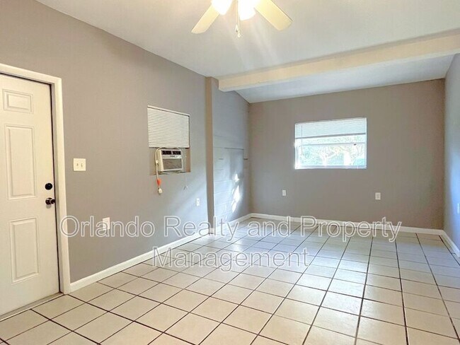 Building Photo - 2611 Pembrook Dr