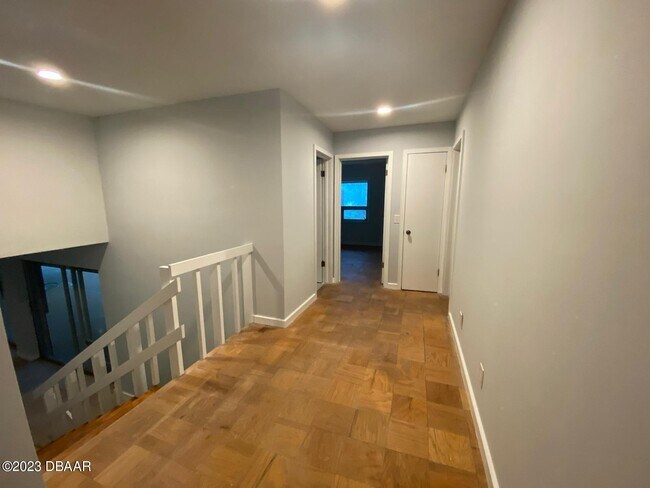 Building Photo - 1 Arrowhead Dr