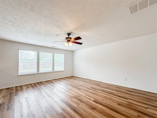 Building Photo - 11 Orion Star Ct