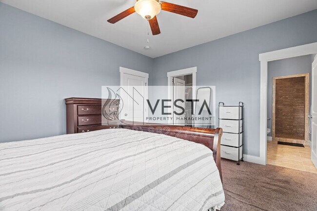 Building Photo - 16 Hyde Park Pl