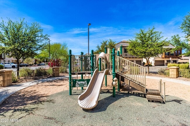 Building Photo - 2727 N Price Rd