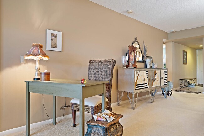 Building Photo - 701 Seafarer Cir