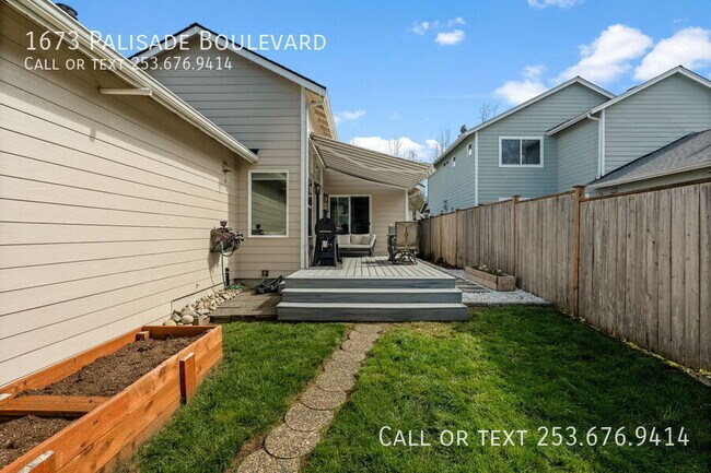 Building Photo - 1673 Palisade Blvd