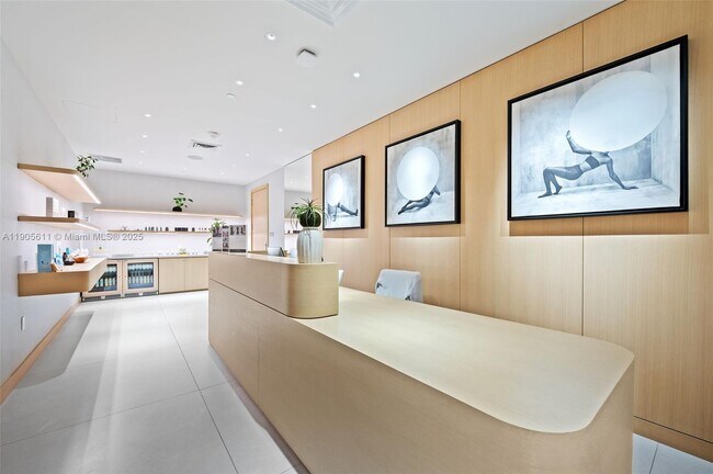 Building Photo - 501 West Ave