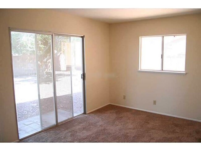 Building Photo - 650 Arrayo Way