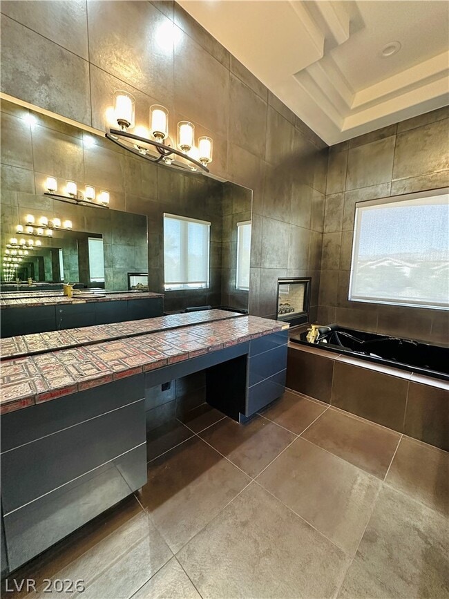 Building Photo - 2025 Grouse St