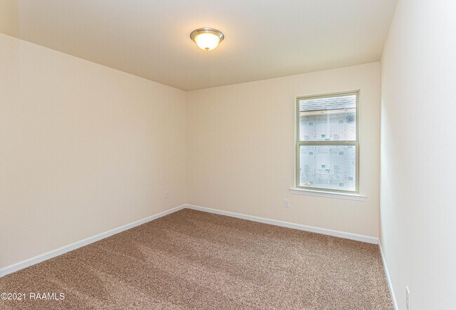 Building Photo - 110 Emerald Star Ln