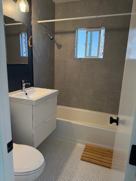 Building Photo - 3140 Cazador St