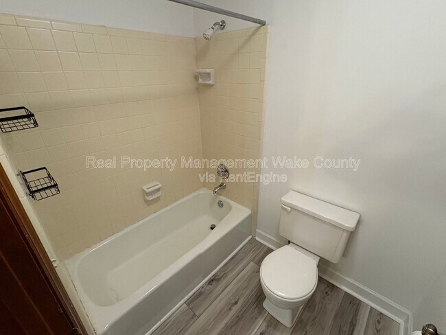 Building Photo - 7404 Valley Run Dr