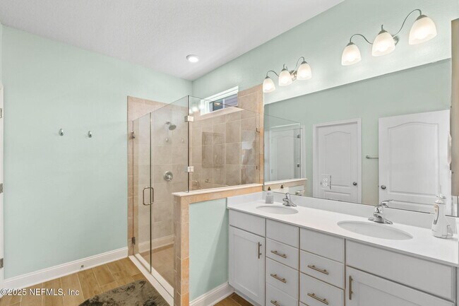 Building Photo - 121 Thistleton Wy