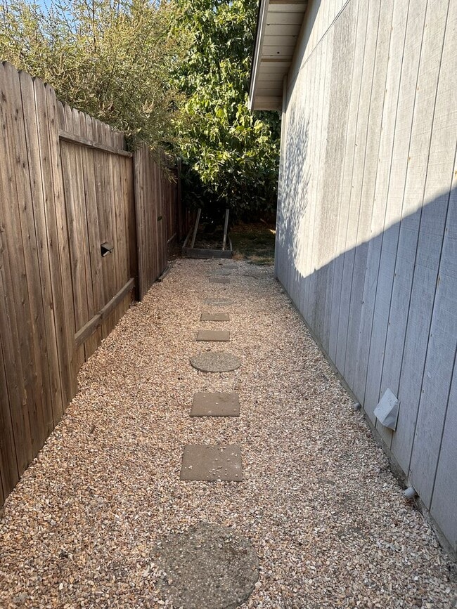 Charming 2/1 Duplex With Access To The Cou 3327 Morro Bay Ave Charming 2/1 Duplex With Access To The Cou 3327 Morro Bay Ave