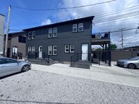 Building Photo - Market 1/2
