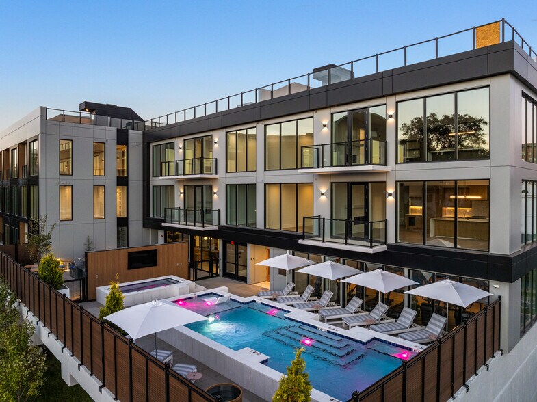 Building Photo - 321 31st Ave N