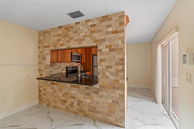 Building Photo - 11009 Mainsail Dr