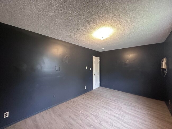 Building Photo - 504-3 Woodbury-