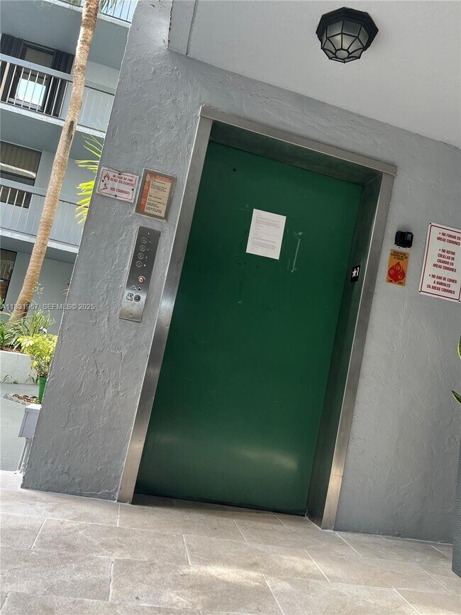 Building Photo - 12219 SW 14th Ln