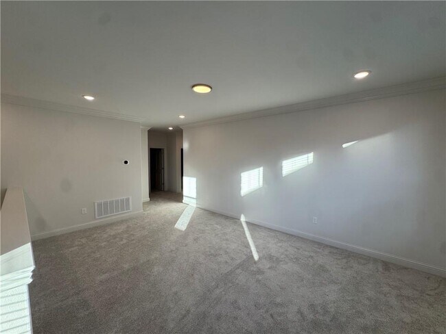 Building Photo - 3004 S 14th St