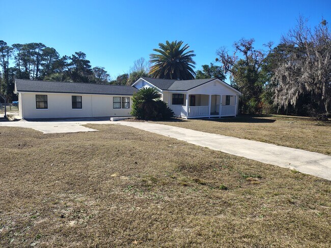 Building Photo - 471 Logan Ave