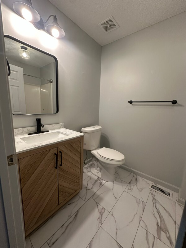 Building Photo - 5 Braxton Ln