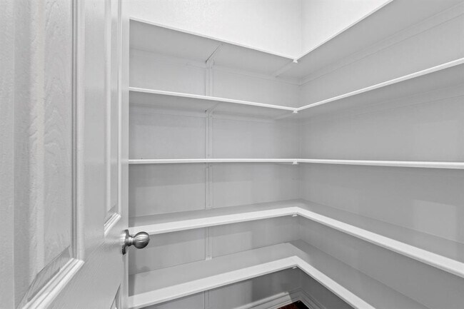 Building Photo - 277 Magna Ln